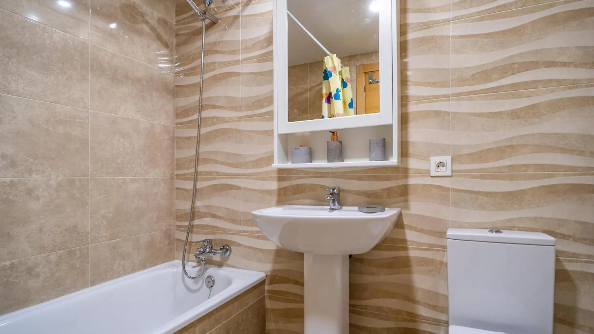 Lovely Apartment In Rota With Wifi