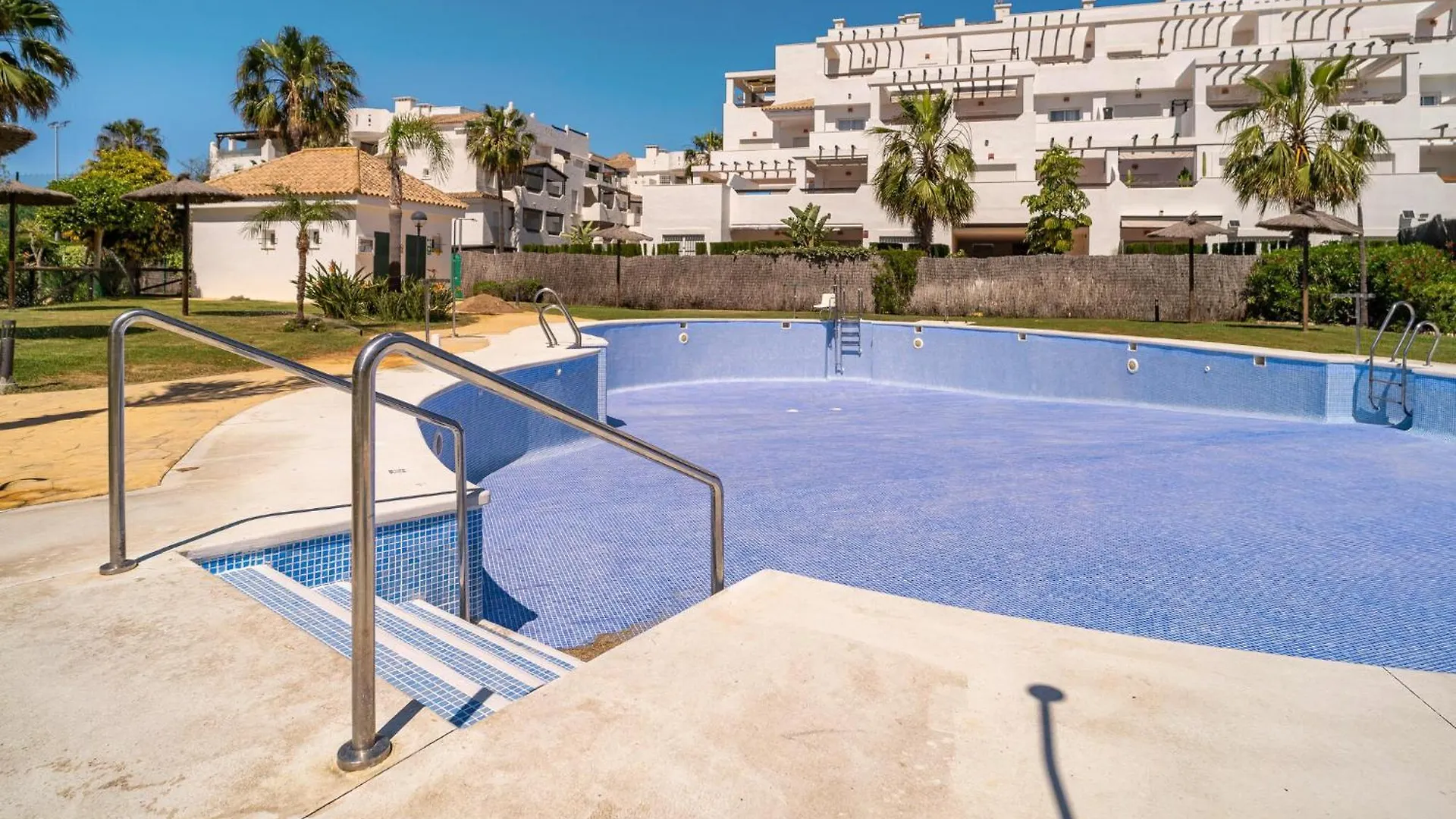 Lovely Apartment In Rota With Wifi